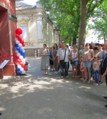В Мелитополе оккупанты установили в музее экспонат «Укра» и показывают его школьникам 