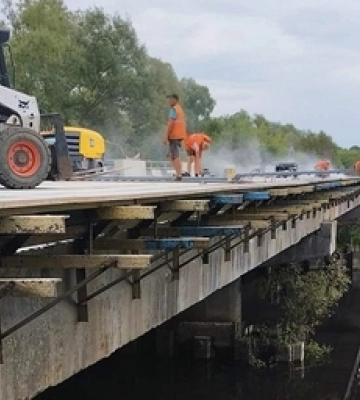 На Волині ремонтують 54-метровий міст через річку 