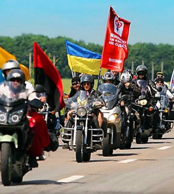 У Миколаєві на час війни заборонили використання феєрверків, їзду без глушників та проведення мото- і автофестів
