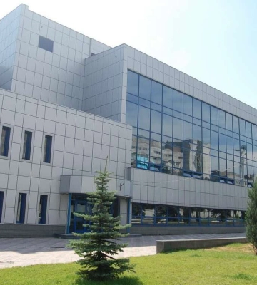 Поврежденный российской ракетой СК &quot;Метеор&quot; в Днепре возобновляет работу: названа дата