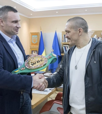 Віталій Кличко відреагував на перемогу Усика в бою проти Дюбуа