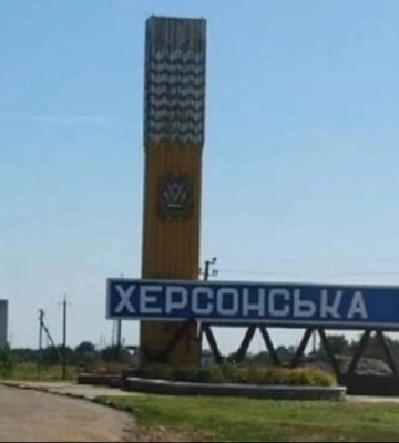 Російська армія обстріляла центр Херсона: є жертва, лікарі борються за життя постраждалого