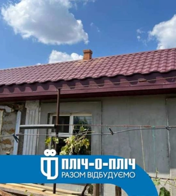 Жителі Одещини допомагають відновлювати постраждалі будинки в Херсонській області