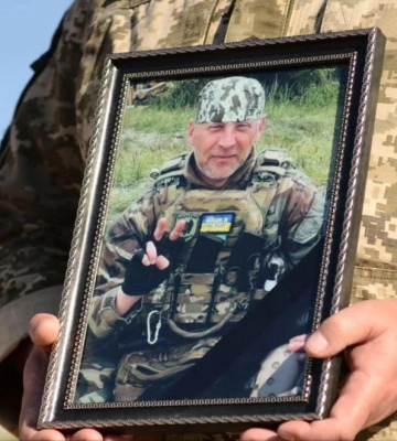 Не витримало серце: у Рівному попрощалися із солдатом Андрієм Колодчаком (ВІДЕО)