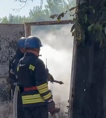 На Сумщині вогнеборці кілька разів гасили пожежі, спричинені ворожими ударами