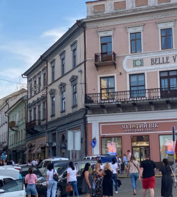У центрі Чернівців замінували будинок