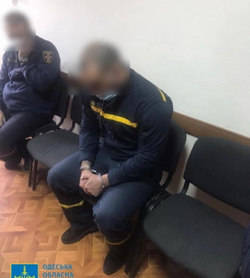 В Одесі винесли вирок пожежнику, який на замовлення підпалював елітні автомобілі