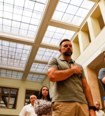 В атріумі ОВА привітали спортсменів та тренерів з нагоди Дня фізичної культури і спорту