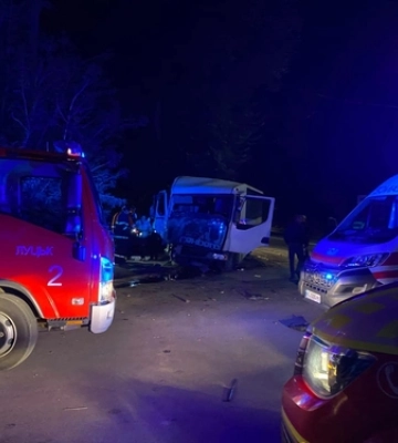 У Луцьку на Львівській автобус влетів у дерево 
