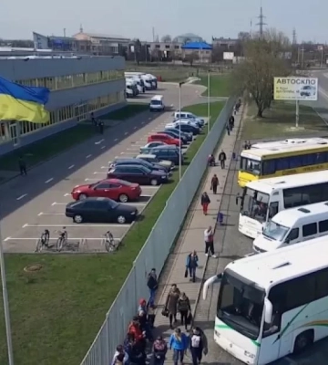 У Луцьку на Львівській автобус влетів у дерево 