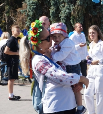 Лучани у День міста тілами склали карту України 