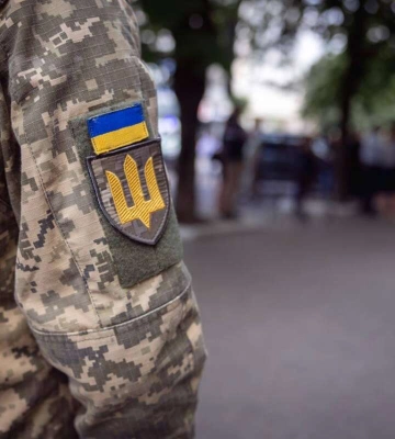 Не нашел $5-7 тысяч: военкомы в Сумской области отправляют на фронт парня без кисти (фото, видео)