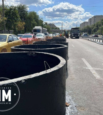 У Дніпрі на просп. Слобожанському проводяться аварійні роботи  