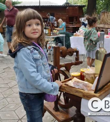 У Кропивницькому провели благодійний ювілейний ярмарок крафтовиків (фоторепортаж)