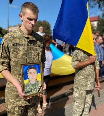 Костопільська громада попрощалась із загиблим захисником