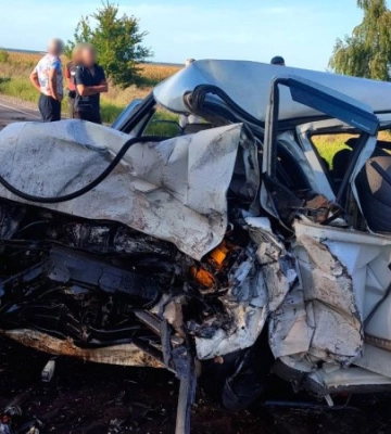 Внаслідок зіткнення автомобілів на Полтавщині одна людина загинула, ще три травмовані