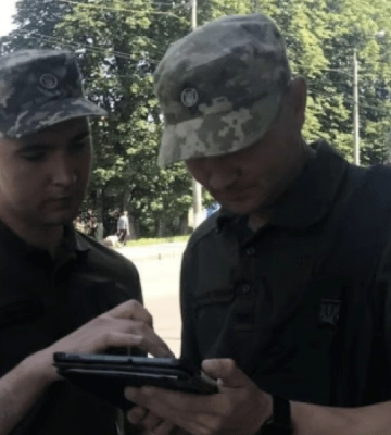 Сумський обласний воєнкомат спростовує фейк про мобілізацію чоловіка без кисті та ока