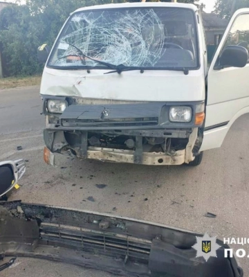 На Одещині мікроавтобус під час ДТП збив мотоцикліста (ФОТО)