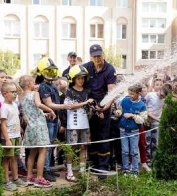 Перший навчальний тиждень ювенальні поліцейські Закарпаття провели разом зі школярами