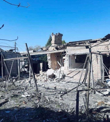 Близько десяти снарядів з важкої артилерії. Війська РФ тричі обстріляли Нікополь