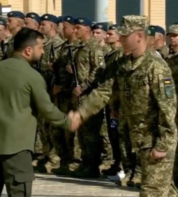 Зеленський нагородив льотчика з Волині Дмитра Літвінчука 