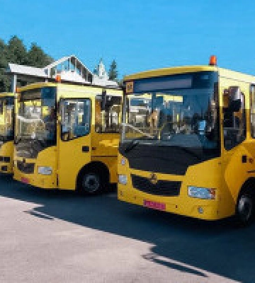 На Київщині 10 громад отримали шкільні автобуси