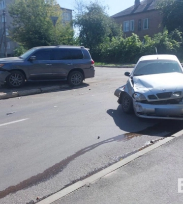 У Нововолинську трапилась ДТП: Ланос в’їхав у Лексус | Новини Нововолинська