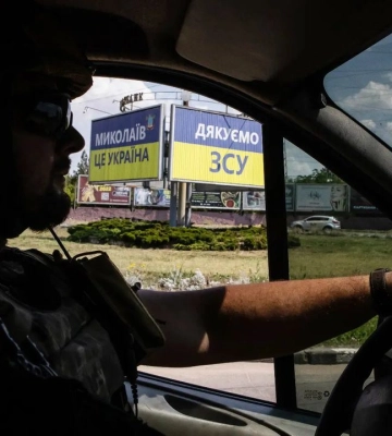 Росіяни обстріляли автівку іноземних волонтерів на Донеччині: один з них загинув і двоє поранені