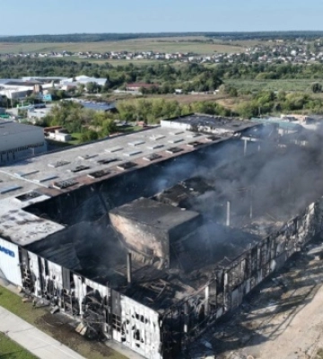 Задіяна техніка з Рівненщини: у Тернополі гасять масштабну пожежу