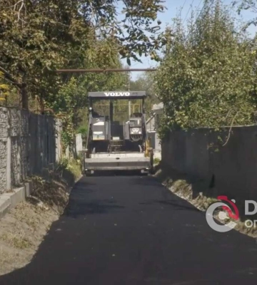 В Днепре ремонтируют дорогу в детский сад: видео