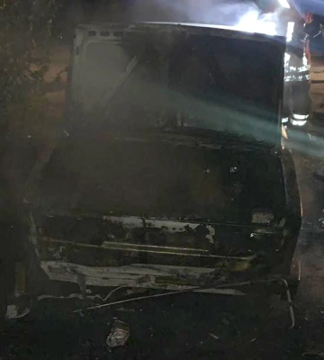 У місті на Полтавщині спалахнув легковик: у поліції порушили справу за фактом підпалу