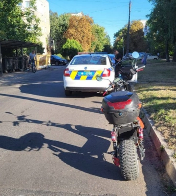 У Черкасах водій скутера на пішохідному переході скоїв наїзд на дитину (ФОТО)