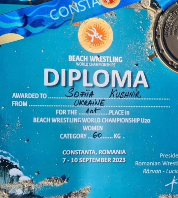 Спортсменка з Рівненщини виборола золоту медаль на ЧС з пляжної боротьби