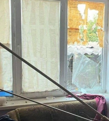 Біля Кривого Рогу збили 11 дронів. Після ракетного удару була пожежа, пошкоджені будинки — фото