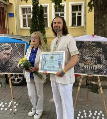 Мешканець Вінниці встановив новий рекорд України завдяки унікальним картинам про війну