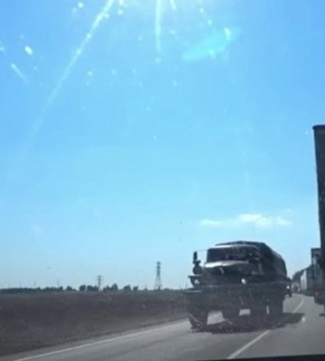В Мариуполе зафиксировали движение военных колонн оккупантов — видео