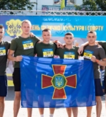 В Ужгороді провели патріотичний забіг з перешкодами Strong Race