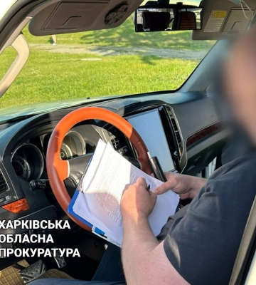 У Харкові затримали завідувача кладовища, який вимагав $2000 за місце для поховання 
