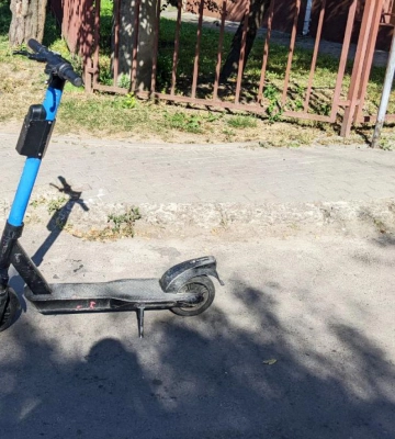 У Рівному підлітки на самокаті збили 6-річну дитину