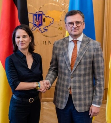 Передача ракет Taurus Україні: Кулеба повідомив обнадійливі новини після переговорів із Бербок