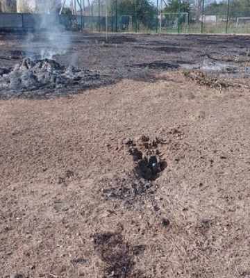 Рашисти обстріляли Білозерку на Херсонщині: Постраждали двоє чоловіків. ФОТОрепортаж