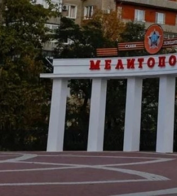 В Мелитополе оккупанты расставили новые вышки для прослушивания разговоров 