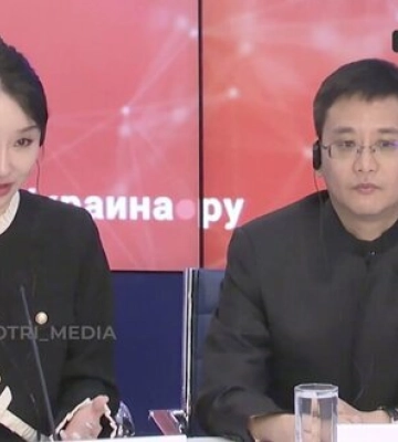 Китайська співачка прокоментувала виступ у зруйнованому драмтеатрі Маріуполя: "Українські нацисти вбивають дітей Донбасу". ВIДЕО
