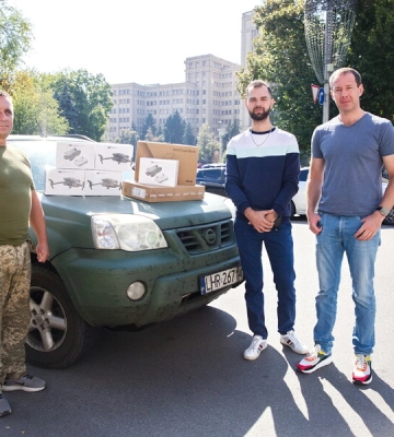 5 дронів і ноутбуки передали українським десантникам під Куп’янськ із Харкова