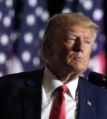 Трамп просить суддю зняти з нього обвинувачення у справі про спробу сфальсифікувати вибори