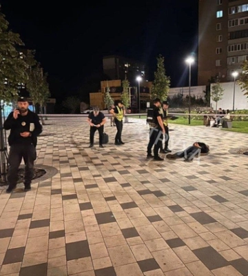 У Києві поліцейський отримав поранення, коли затримував зловмисника