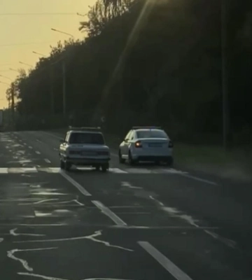 Біля Луцька авто патрульних не могло обігнати «запорожець» (відео)