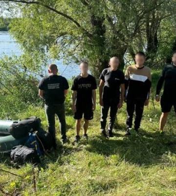 Пятеро уклонистов, заплатив по 2 тыс. долларов, на лодке пытались попасть в Молдову, - ГПСУ. ФОТО