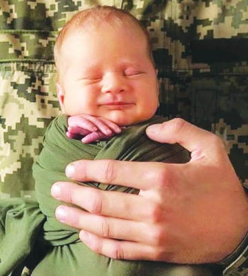За програмою ЕКЗ у родині  військового з Рівного народилась дитина