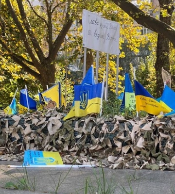 В центрі Запоріжжя вандали пошкодили місце вшанування пам&#039;яті українських військових